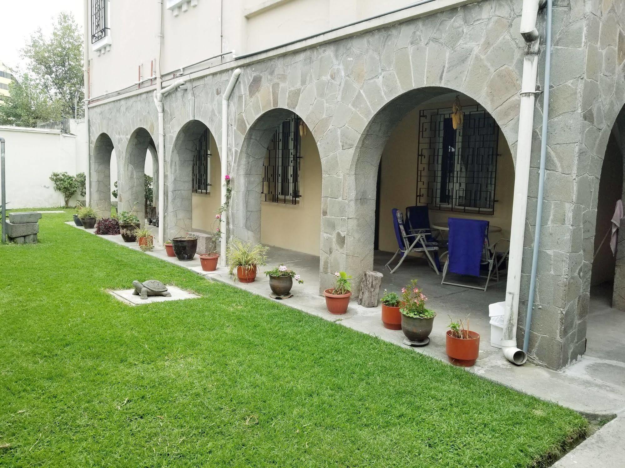 Travellers Inn Quito Exteriör bild
